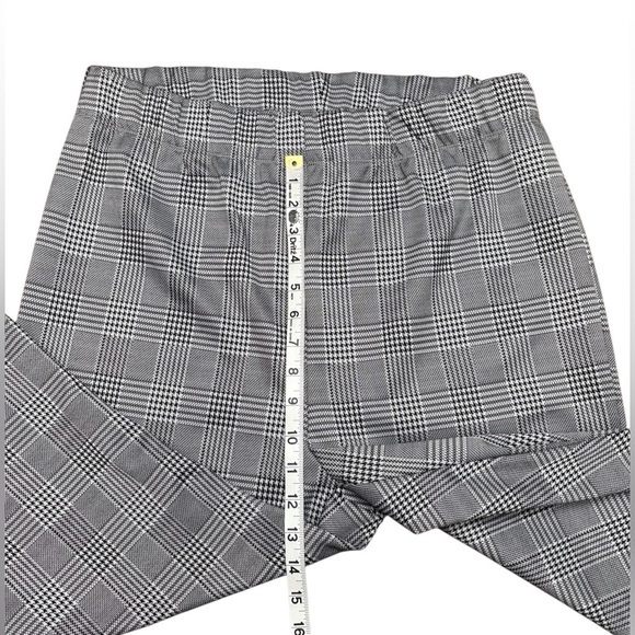 NWOT, Penningtons, Plaid Pull-On Plus Size Pants, Size X, Black, White - Picture 4 of 8